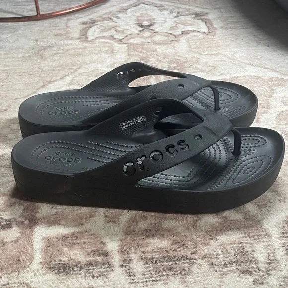 CROCS Black Platform Flip-Flops - Picture 2 of 5